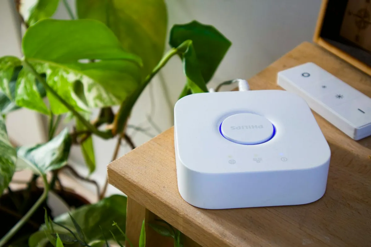 Philips Hue starter kit unboxed